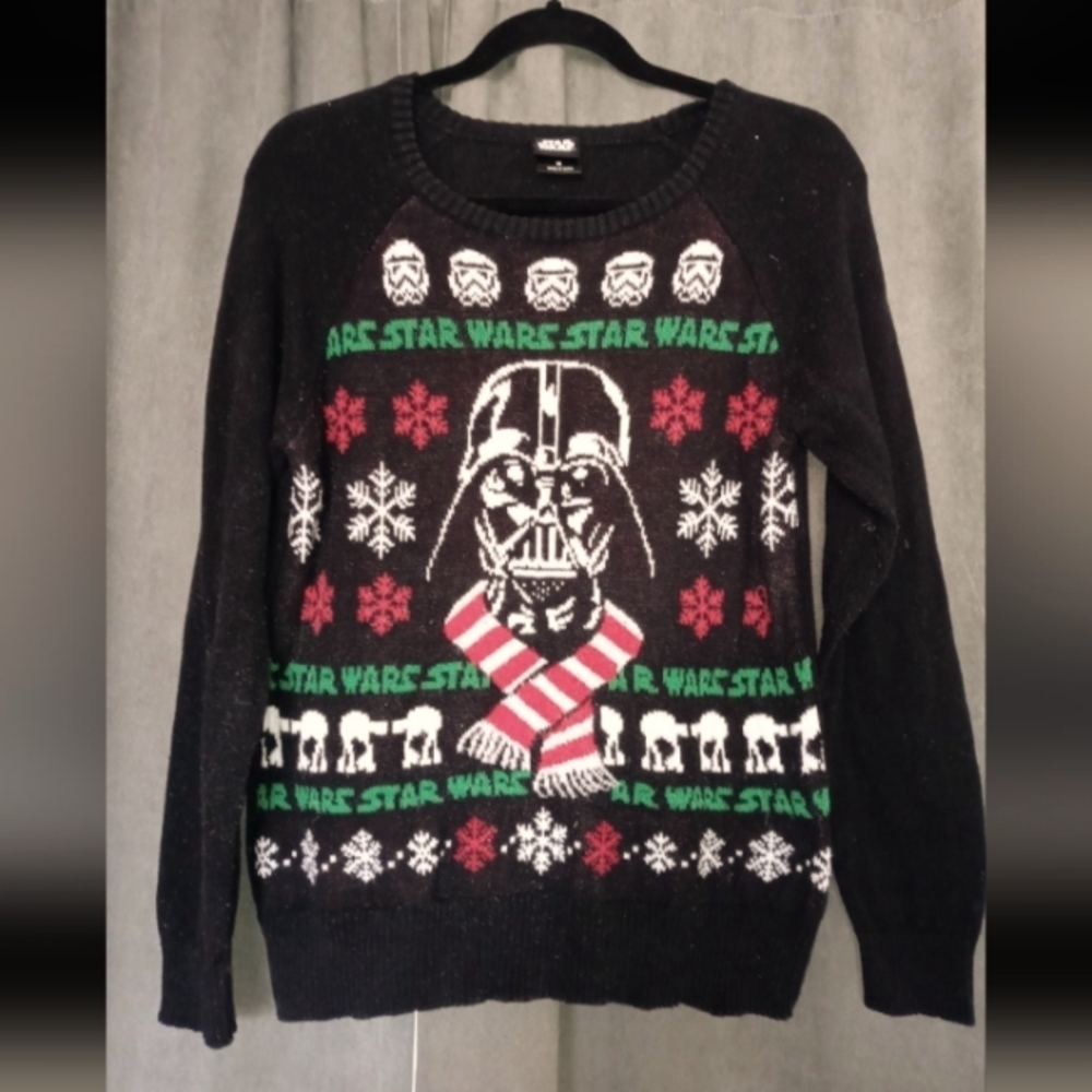 WOMANS STAR WARS CHRISTMAS SWEATER